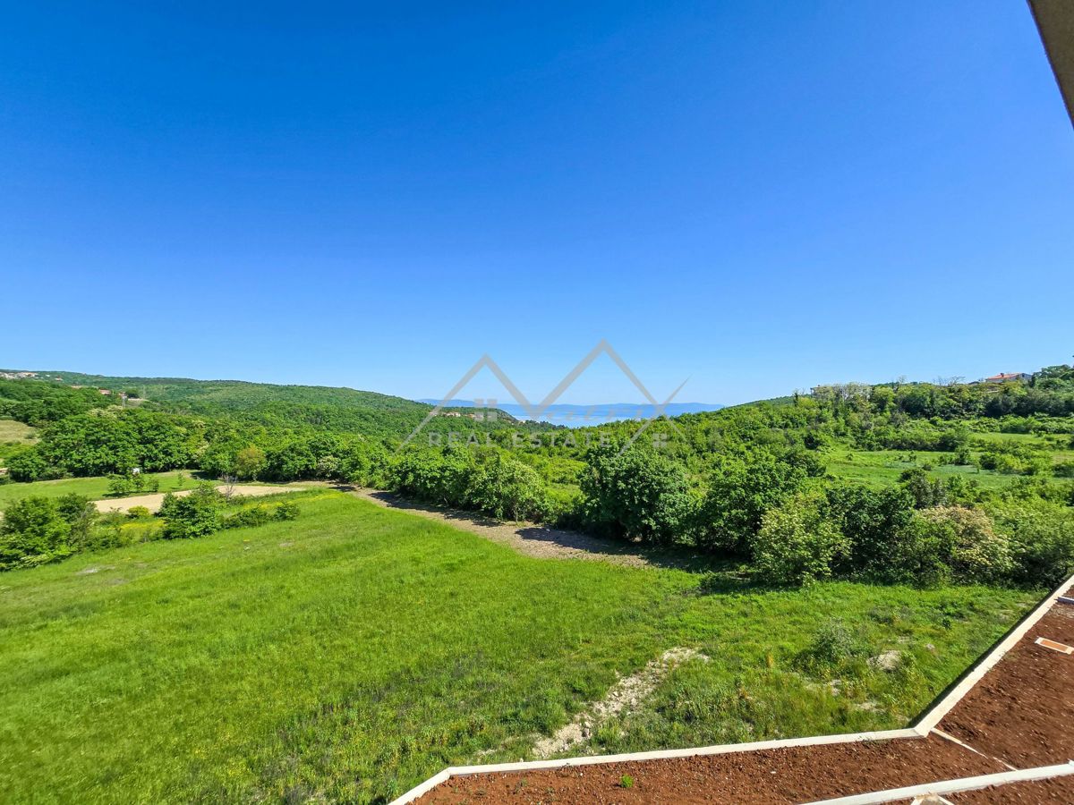Labin, moderen penthouse s pogledom na morje in stari grad