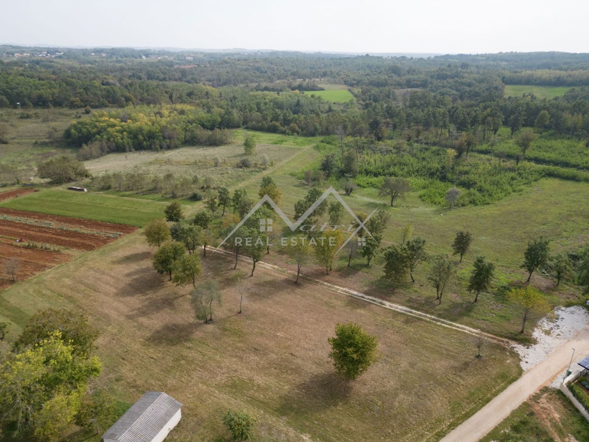 Zemljišče Poreč, 1.215m2