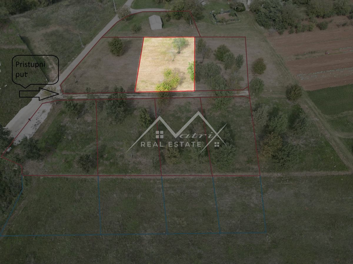 Zemljišče Poreč, 832m2