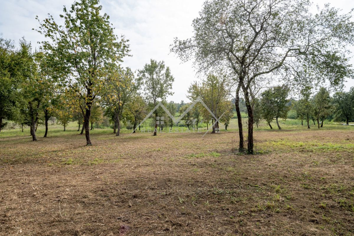 Zemljišče Poreč, 832m2