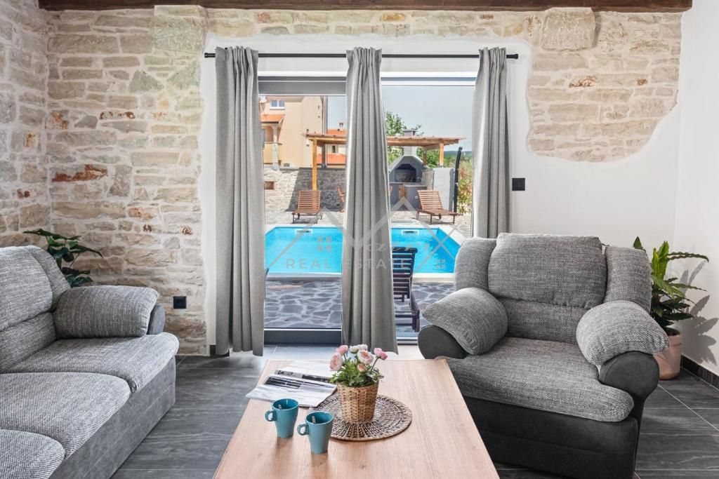 Poreč, okolica, Šarmantna kamnita hiša s bazenom in vrtom
