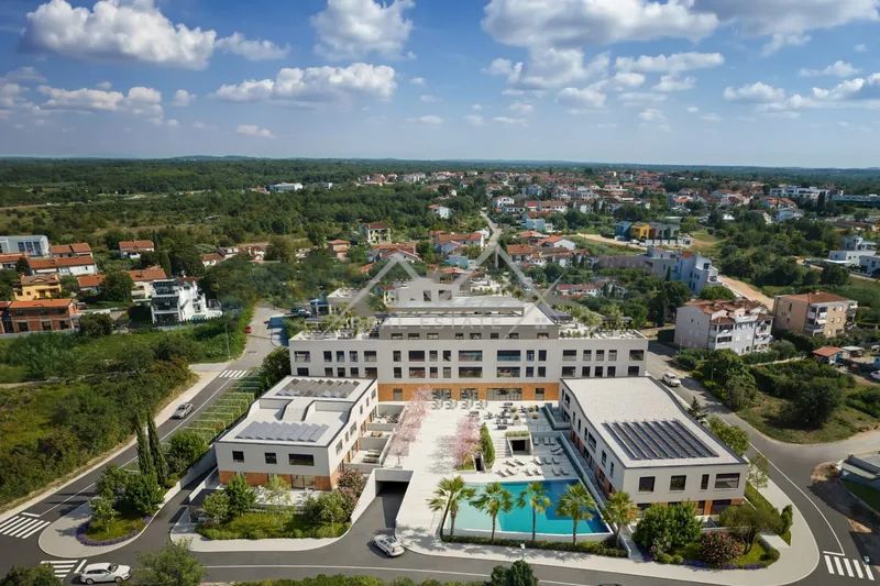 Poreč, stan s pogledom na morje in garažo