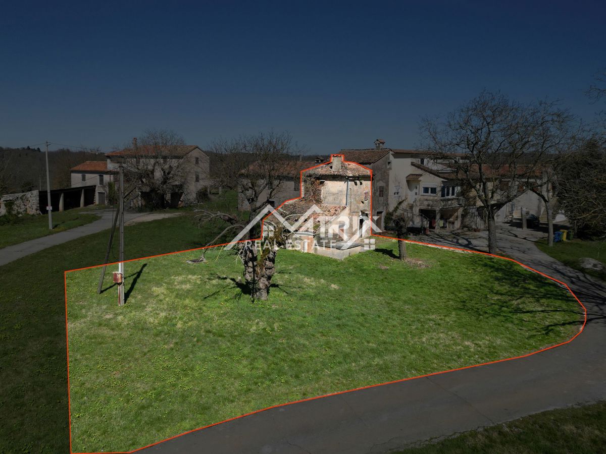 Poreč okolica, starina za popolno obnovo v mirnem kraju