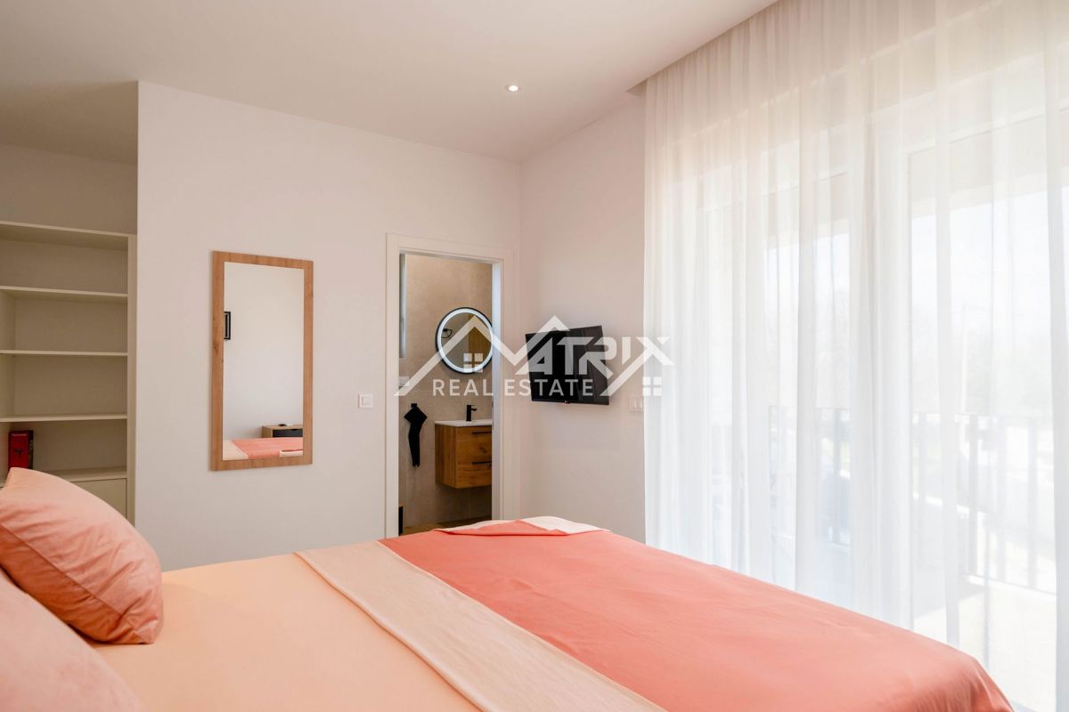 Poreč okolica, moderna vila z ogrevanim bazenom
