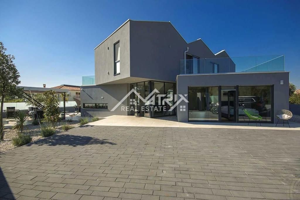 Okolica Poreča, moderna vila s 5 spalnicami