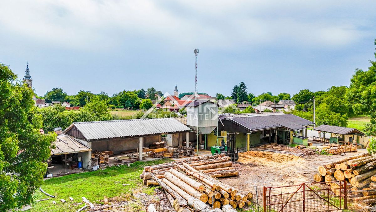 Poslovni prostor Poganovci, Podgorač, 1.500m2
