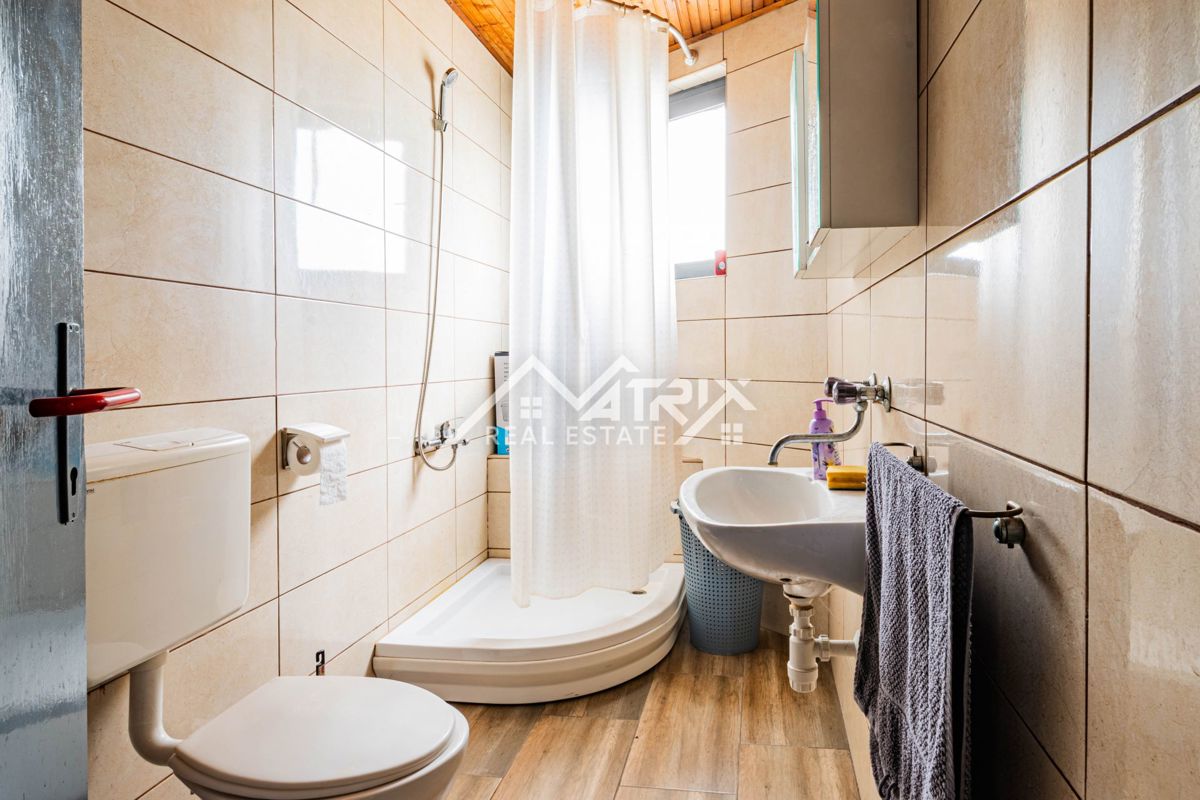 Poslovni prostor Poganovci, Podgorač, 1.500m2