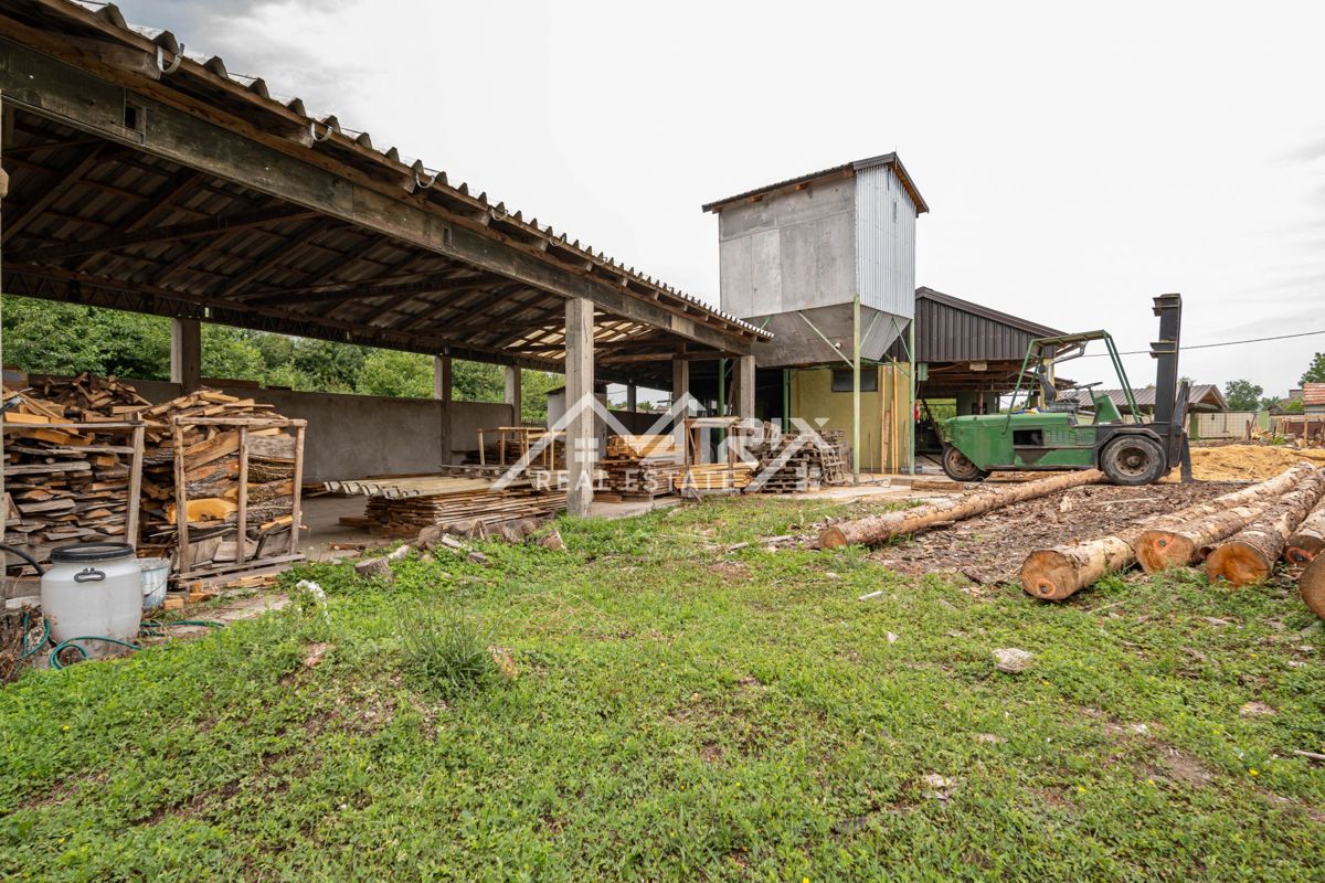 Poslovni prostor Poganovci, Podgorač, 1.500m2