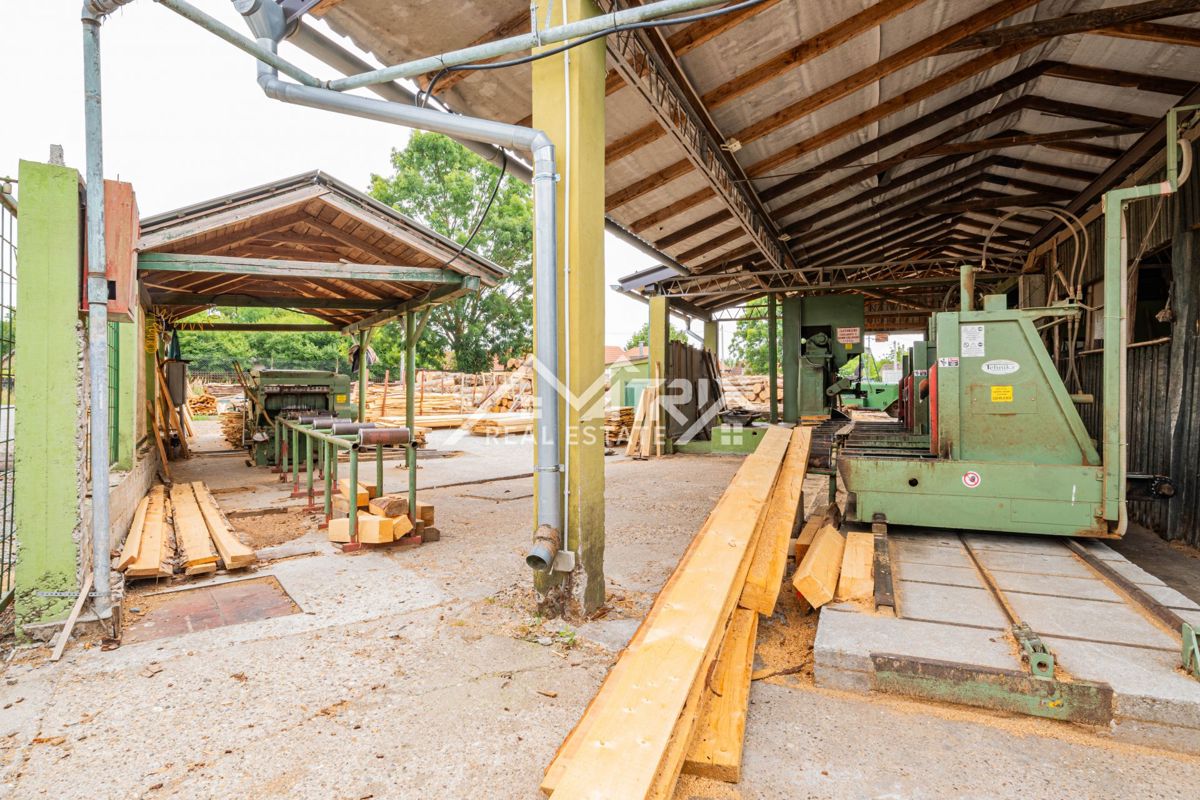 Poslovni prostor Poganovci, Podgorač, 1.500m2