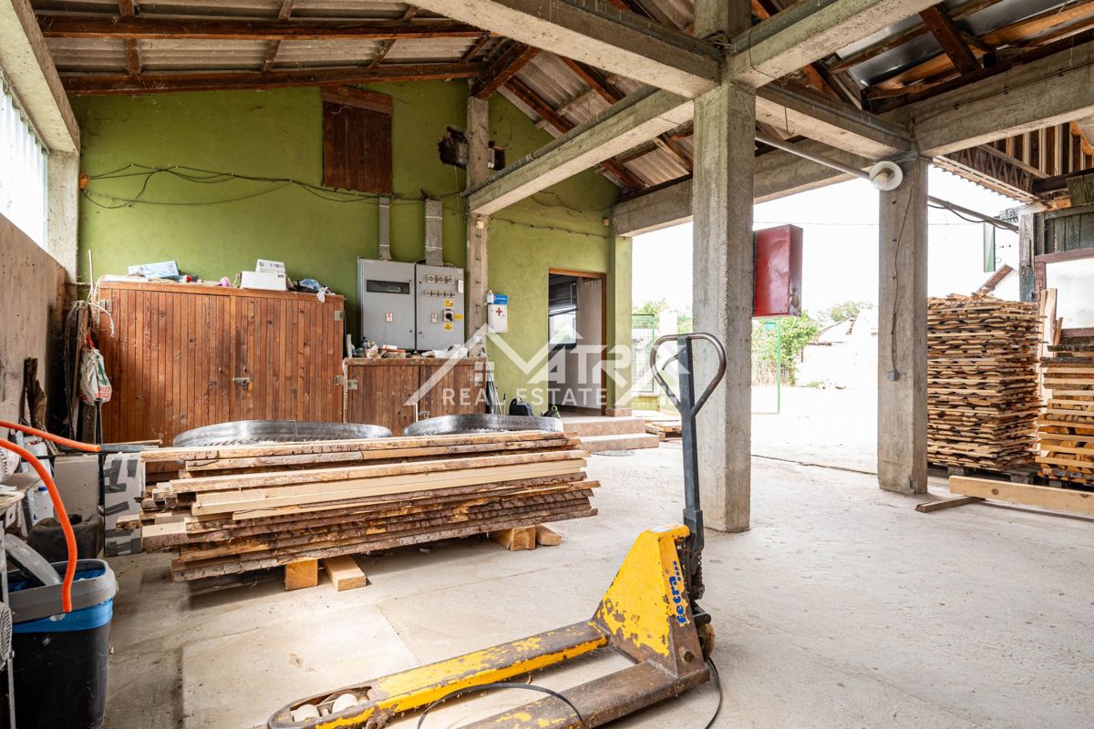 Poslovni prostor Poganovci, Podgorač, 1.500m2