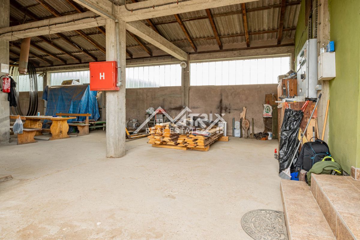 Poslovni prostor Poganovci, Podgorač, 1.500m2