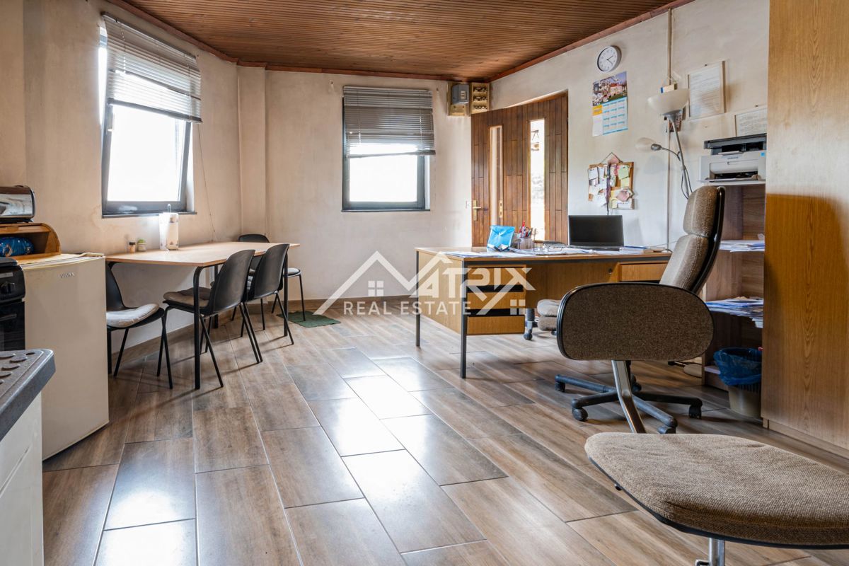 Poslovni prostor Poganovci, Podgorač, 1.500m2