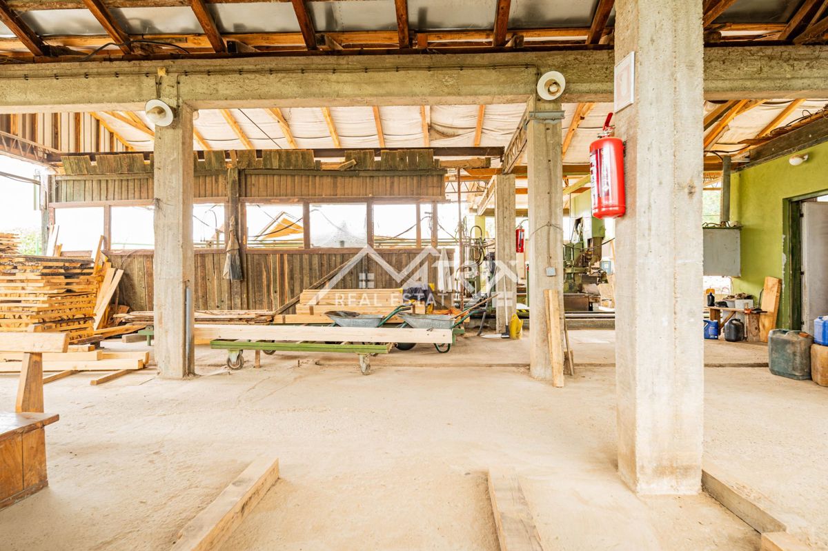 Poslovni prostor Poganovci, Podgorač, 1.500m2