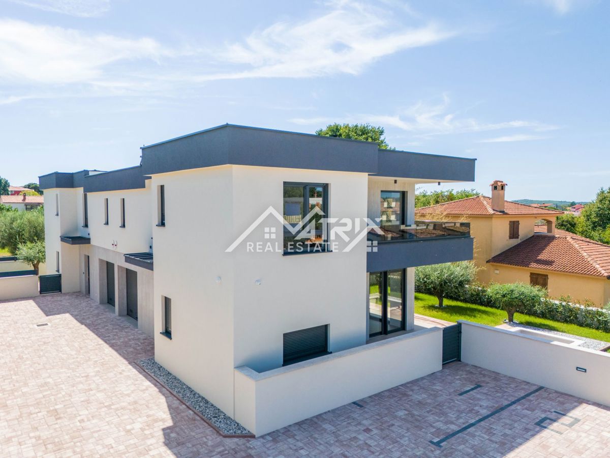 Medulin, moderna hiša z bazenom v bližini morja in centra!