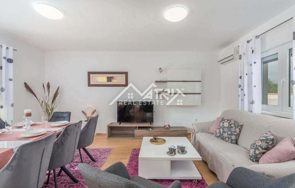 Poreč okolica, samostojna hiša z bazenom