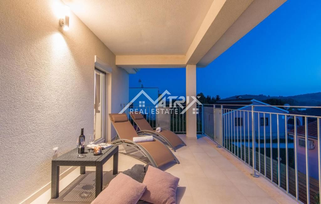 Poreč okolica, samostojna hiša z bazenom