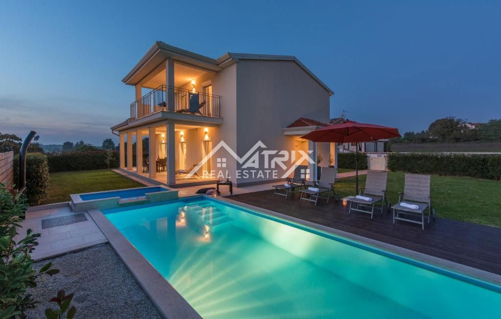 Poreč okolica, samostojna hiša z bazenom