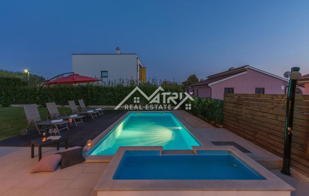 Poreč okolica, samostojna hiša z bazenom