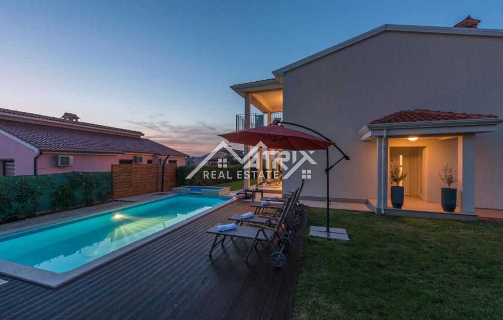 Poreč okolica, samostojna hiša z bazenom