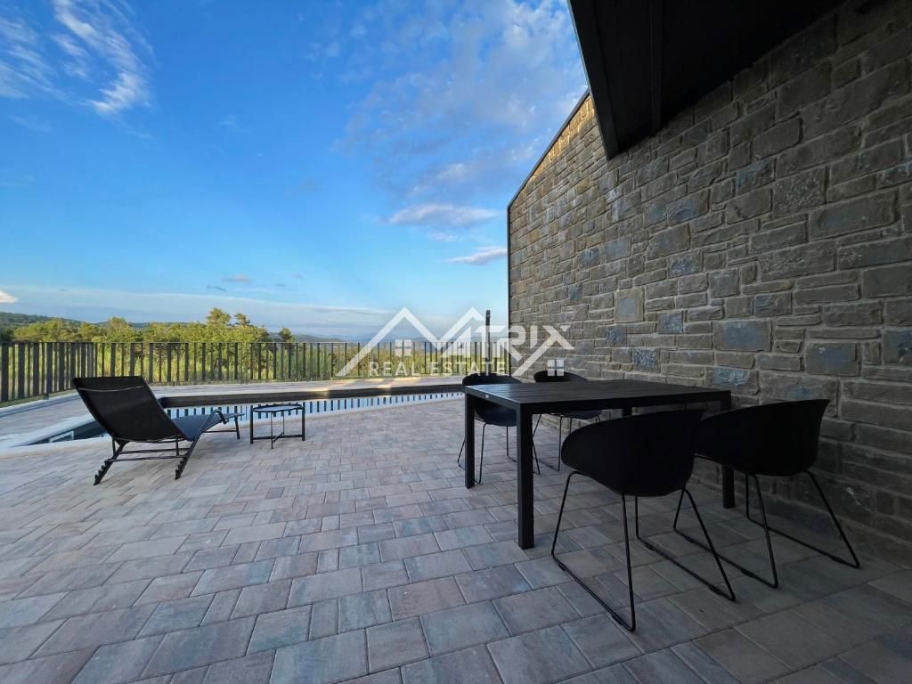 Grožnjan okolica, enonadstropna hiša s panoramskim razgledom