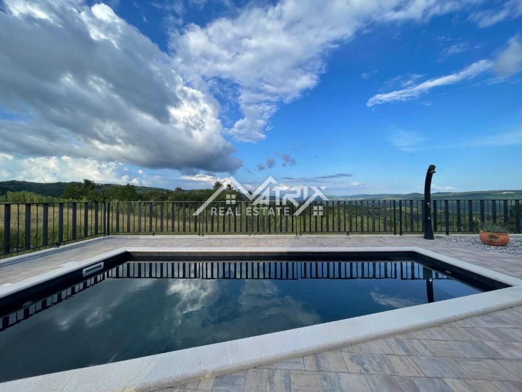 Grožnjan okolica, enonadstropna hiša s panoramskim razgledom