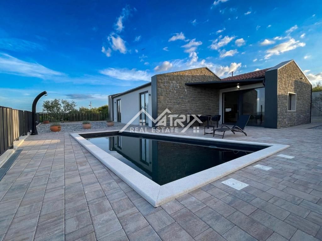 Grožnjan okolica, enonadstropna hiša s panoramskim razgledom