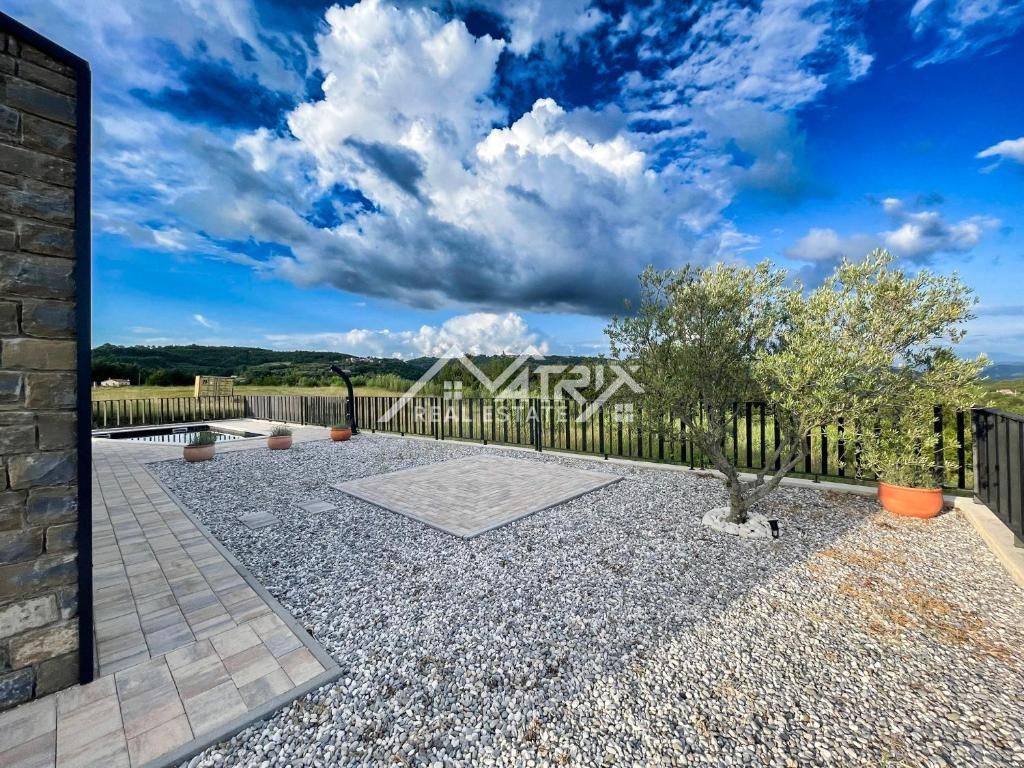 Grožnjan okolica, enonadstropna hiša s panoramskim razgledom