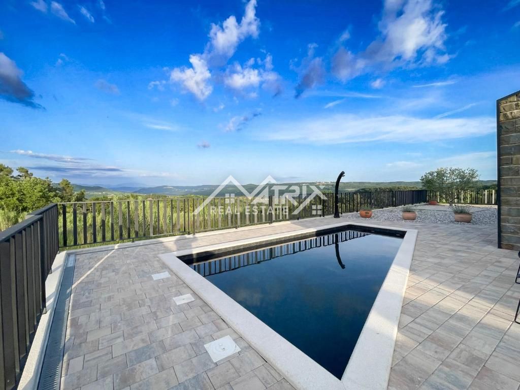 Grožnjan okolica, enonadstropna hiša s panoramskim razgledom