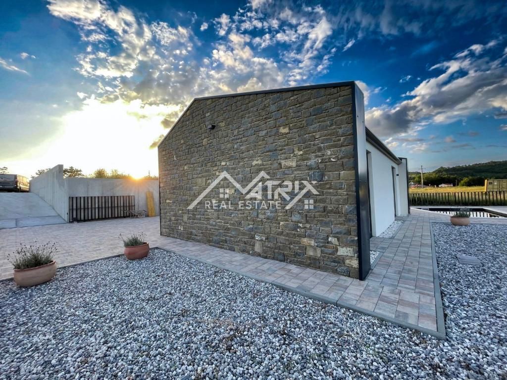 Grožnjan okolica, enonadstropna hiša s panoramskim razgledom