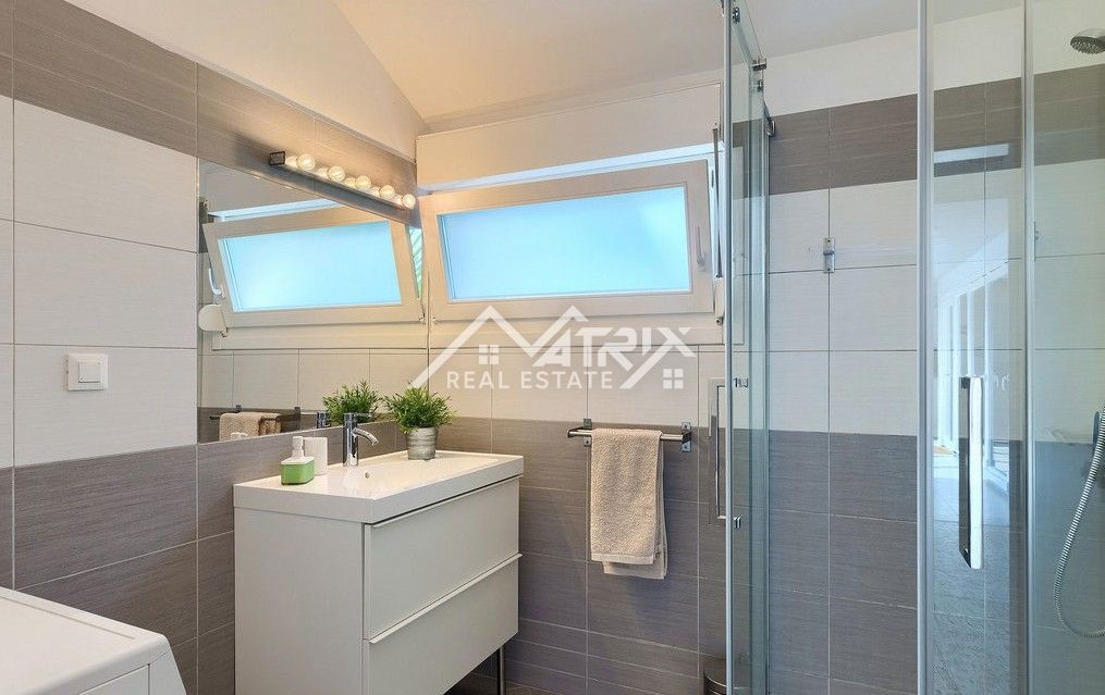 Poreč okolica, lepa pritlična hiša z bazenom blizu mesta.