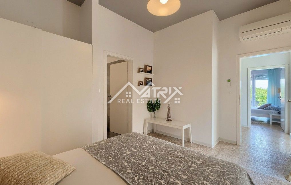 Poreč okolica, lepa pritlična hiša z bazenom blizu mesta.