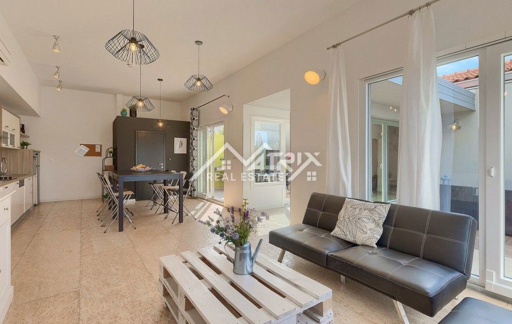 Poreč okolica, lepa pritlična hiša z bazenom blizu mesta.