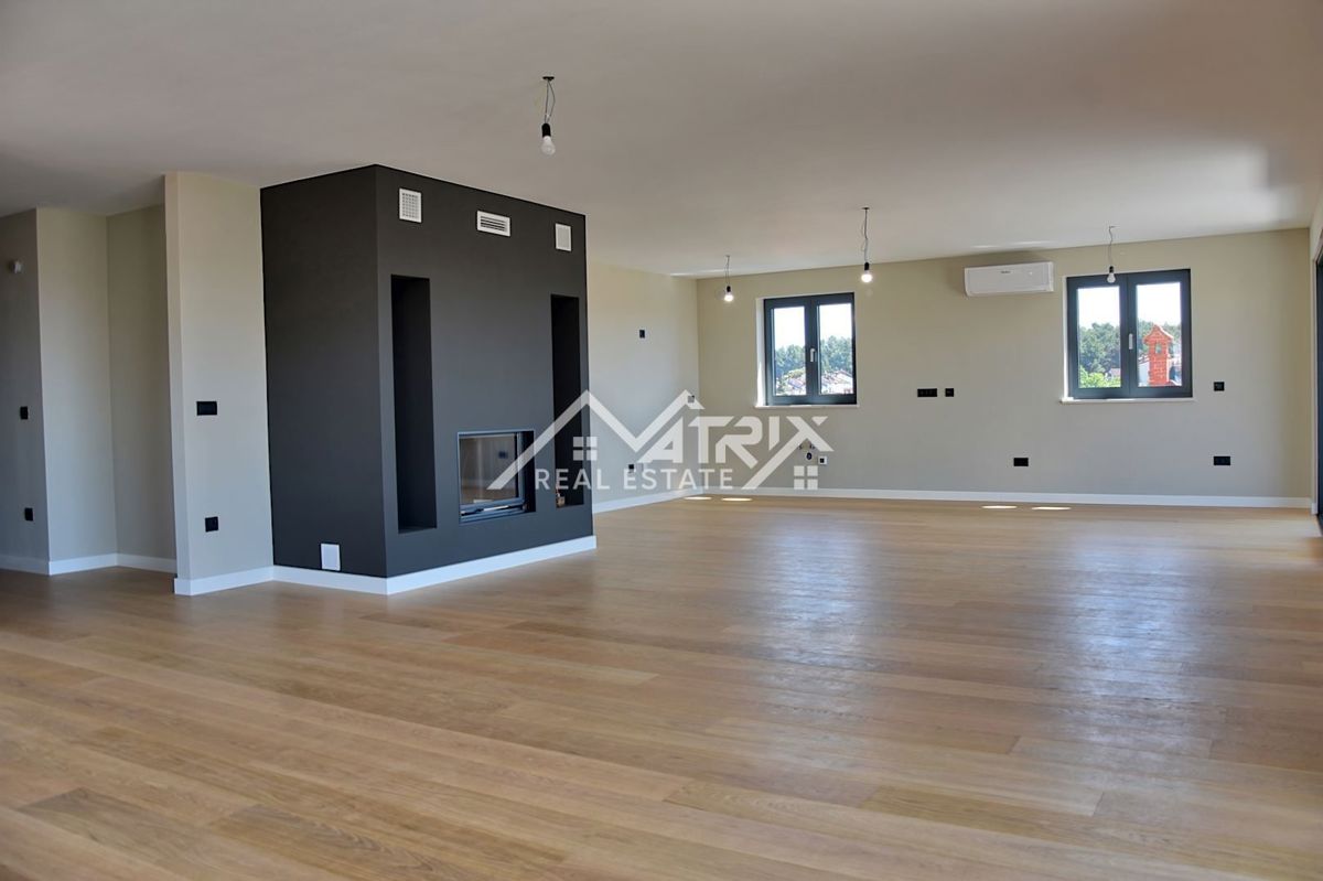 Poreč, penthouse s strešno teraso in pogledom na morje