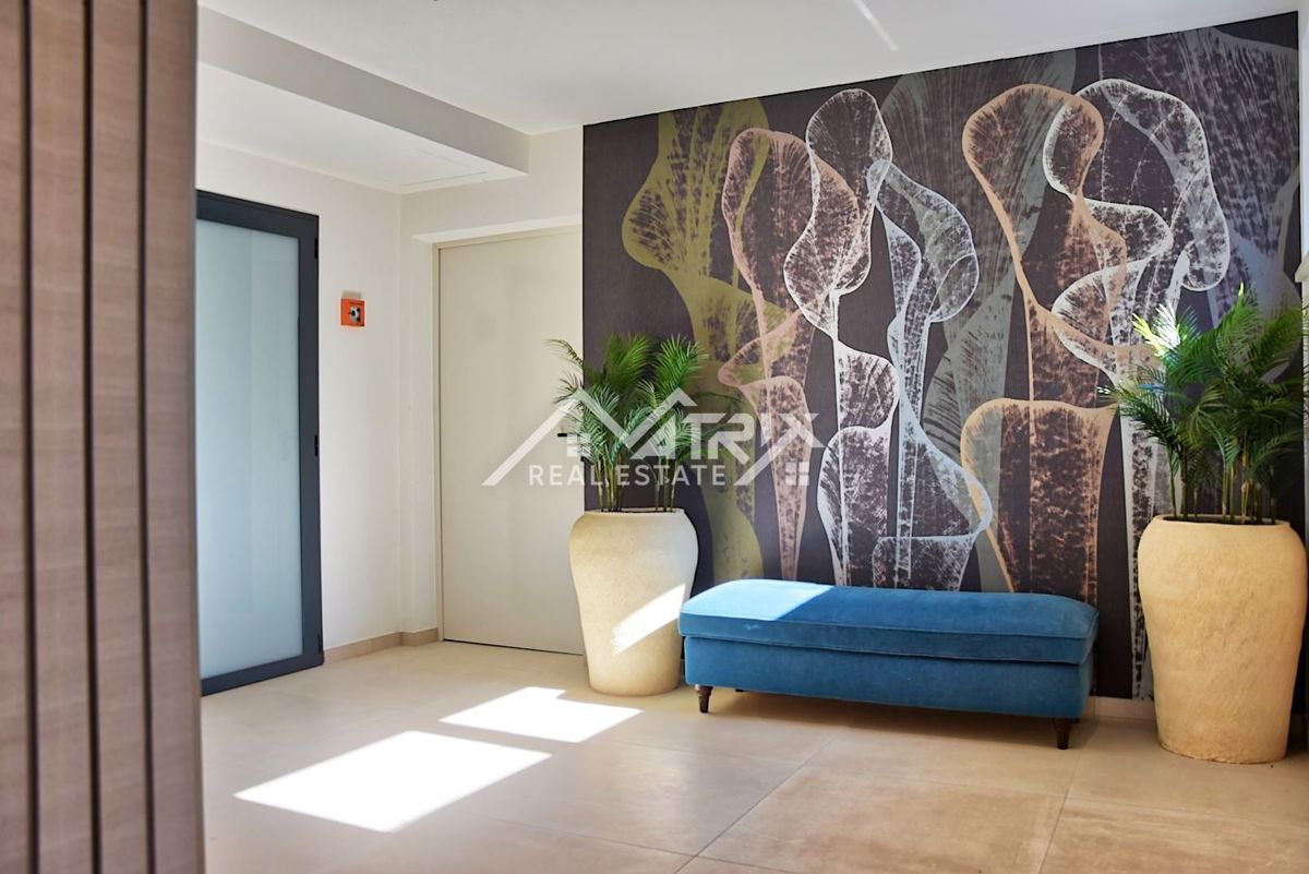 Poreč, penthouse s strešno teraso in pogledom na morje