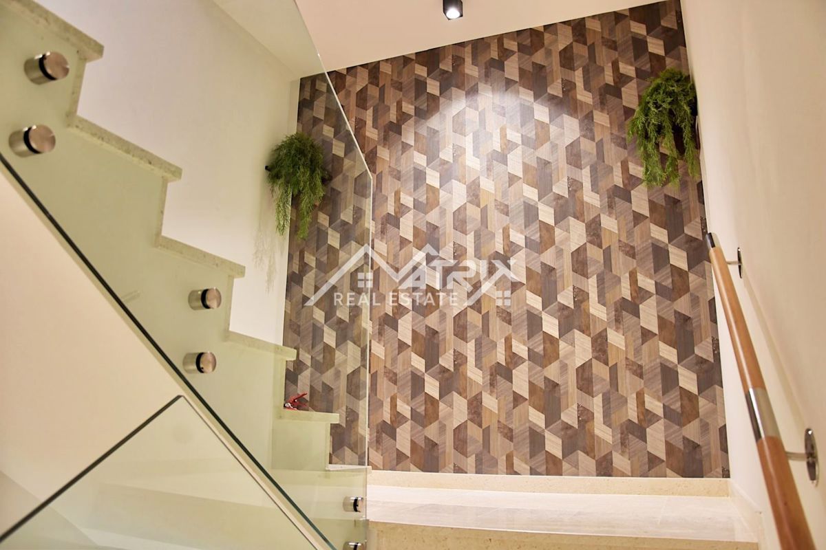 Poreč, penthouse s strešno teraso in pogledom na morje