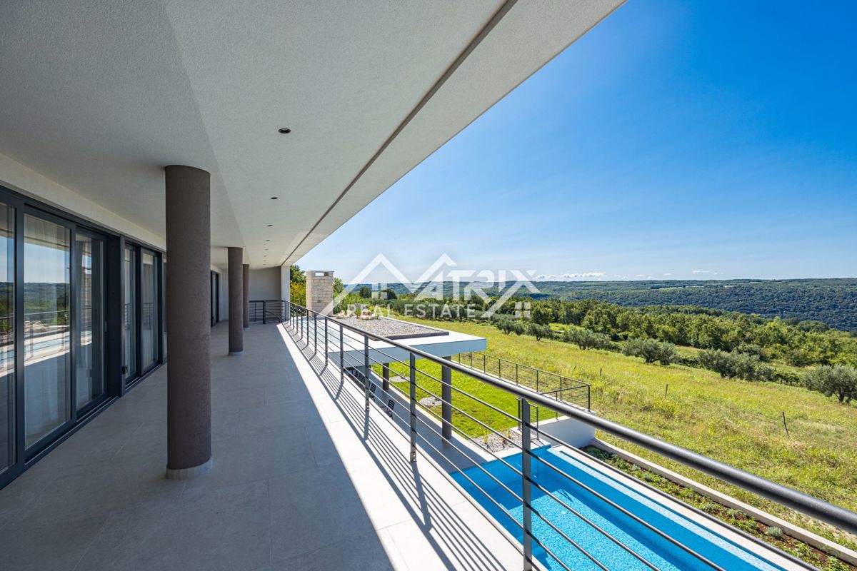 Širše območje Novigrada, Vila z odprtim pogledom na morje