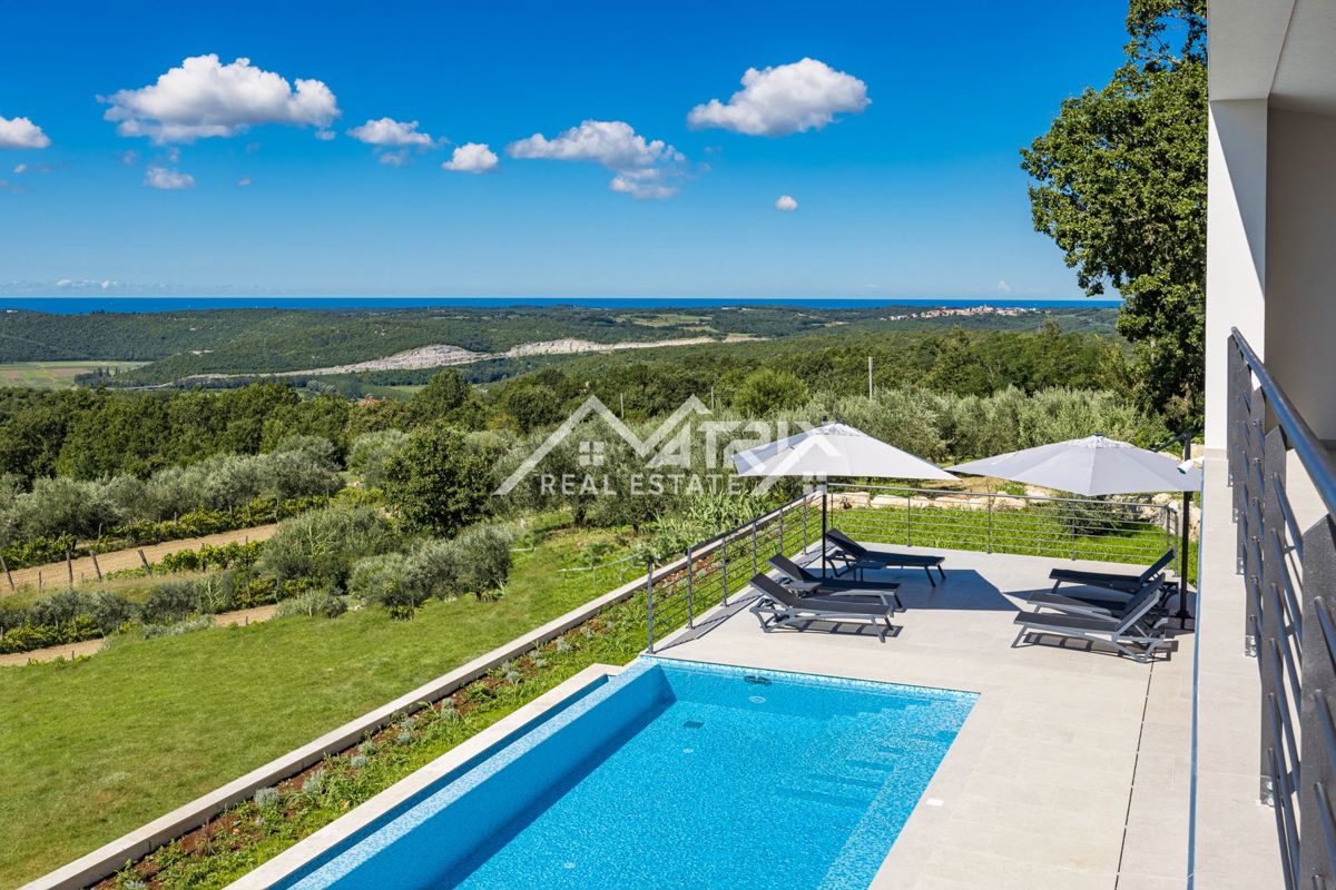 Širše območje Novigrada, Vila z odprtim pogledom na morje