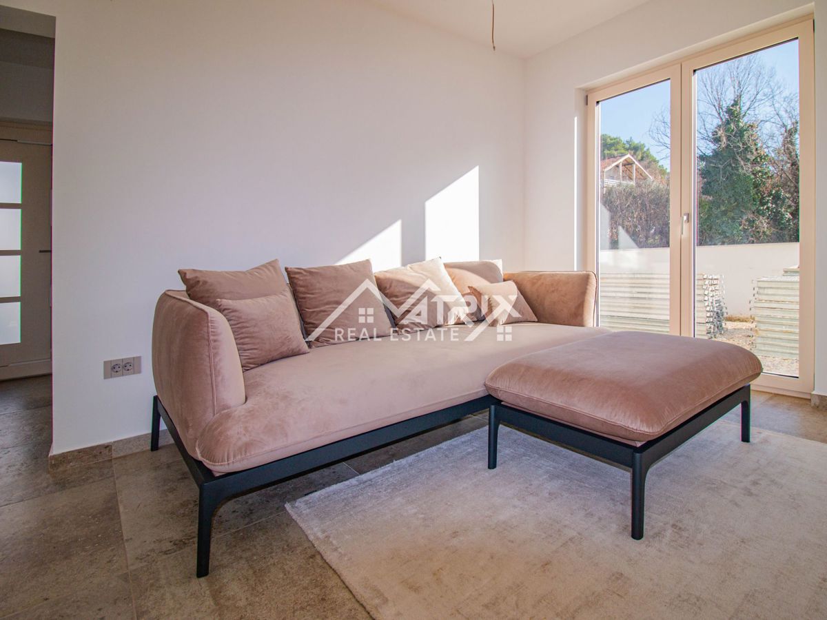 Funtana, Moderno opremljena hiša le 300 m od morja