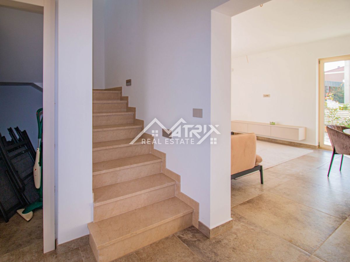 Funtana, Moderno opremljena hiša le 300 m od morja