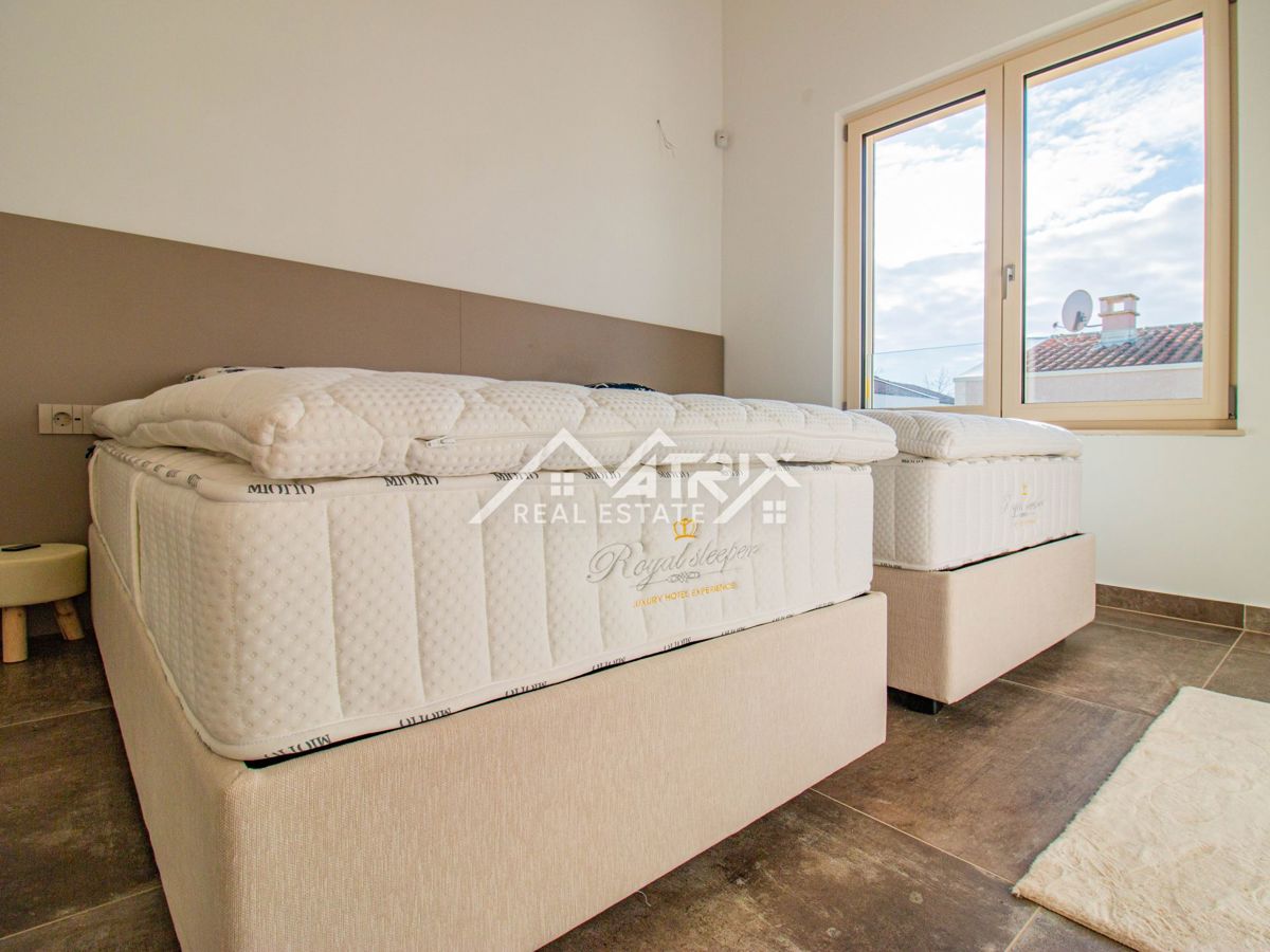 Funtana, Moderno opremljena hiša le 300 m od morja