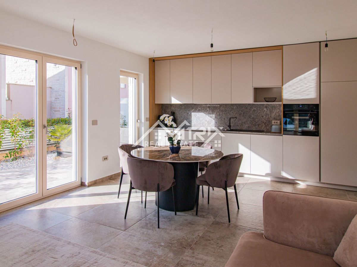 Funtana, Moderno opremljena hiša le 300 m od morja