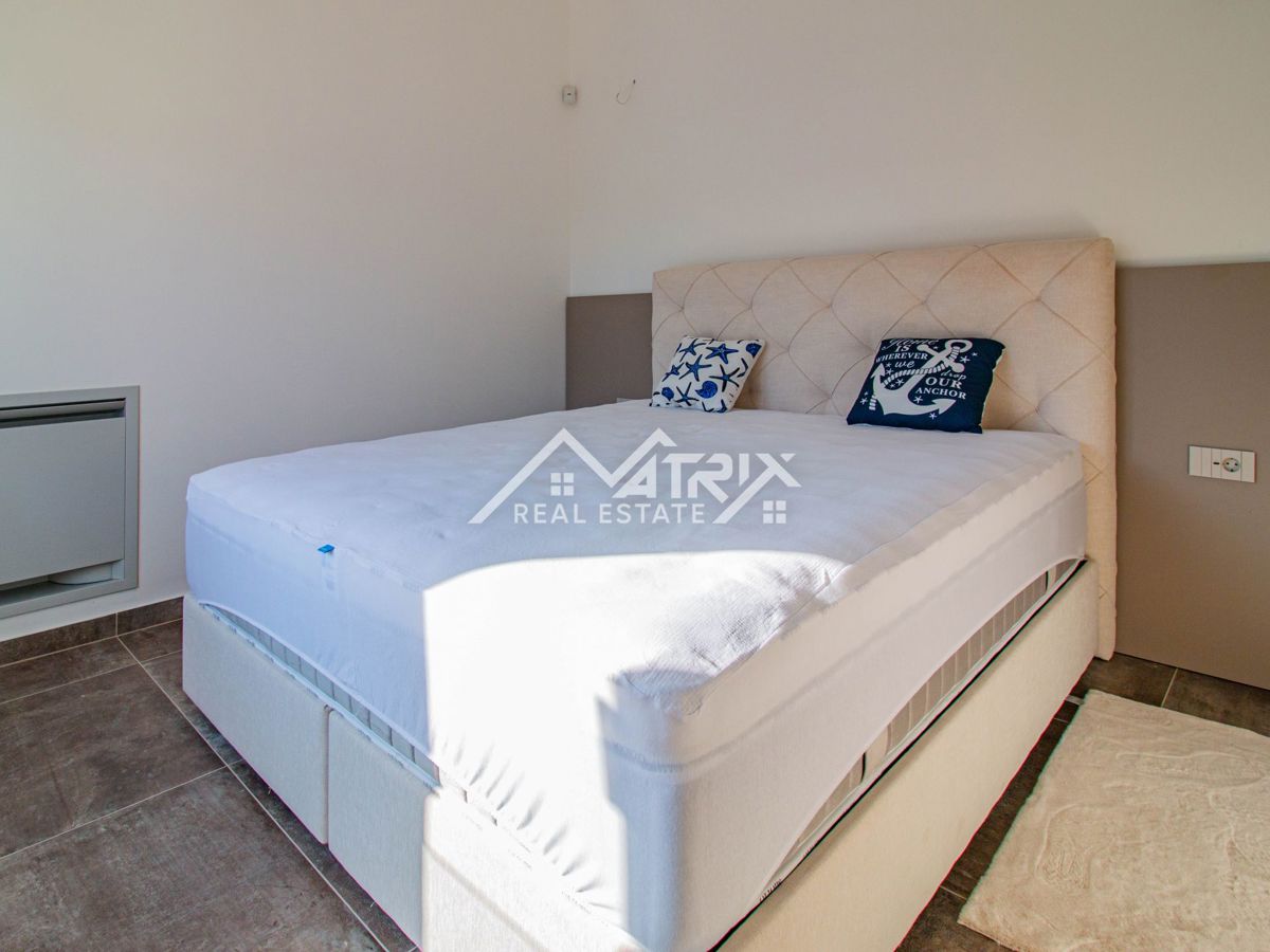 Funtana, Moderno opremljena hiša le 300 m od morja