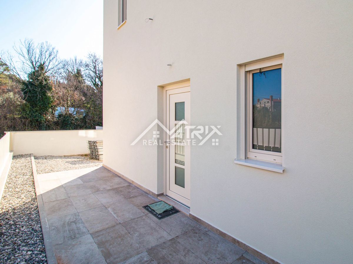 Funtana, Moderno opremljena hiša le 300 m od morja