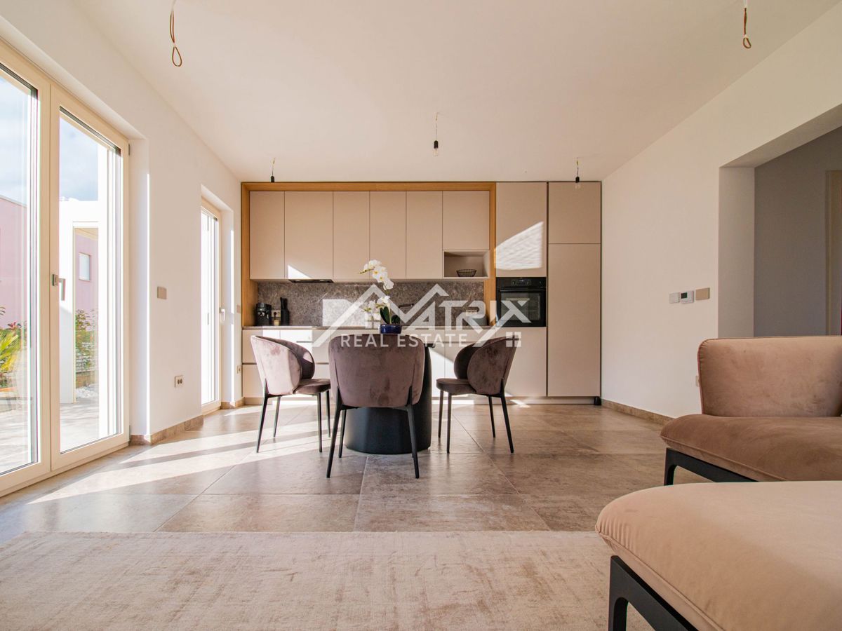 Funtana, Moderno opremljena hiša le 300 m od morja