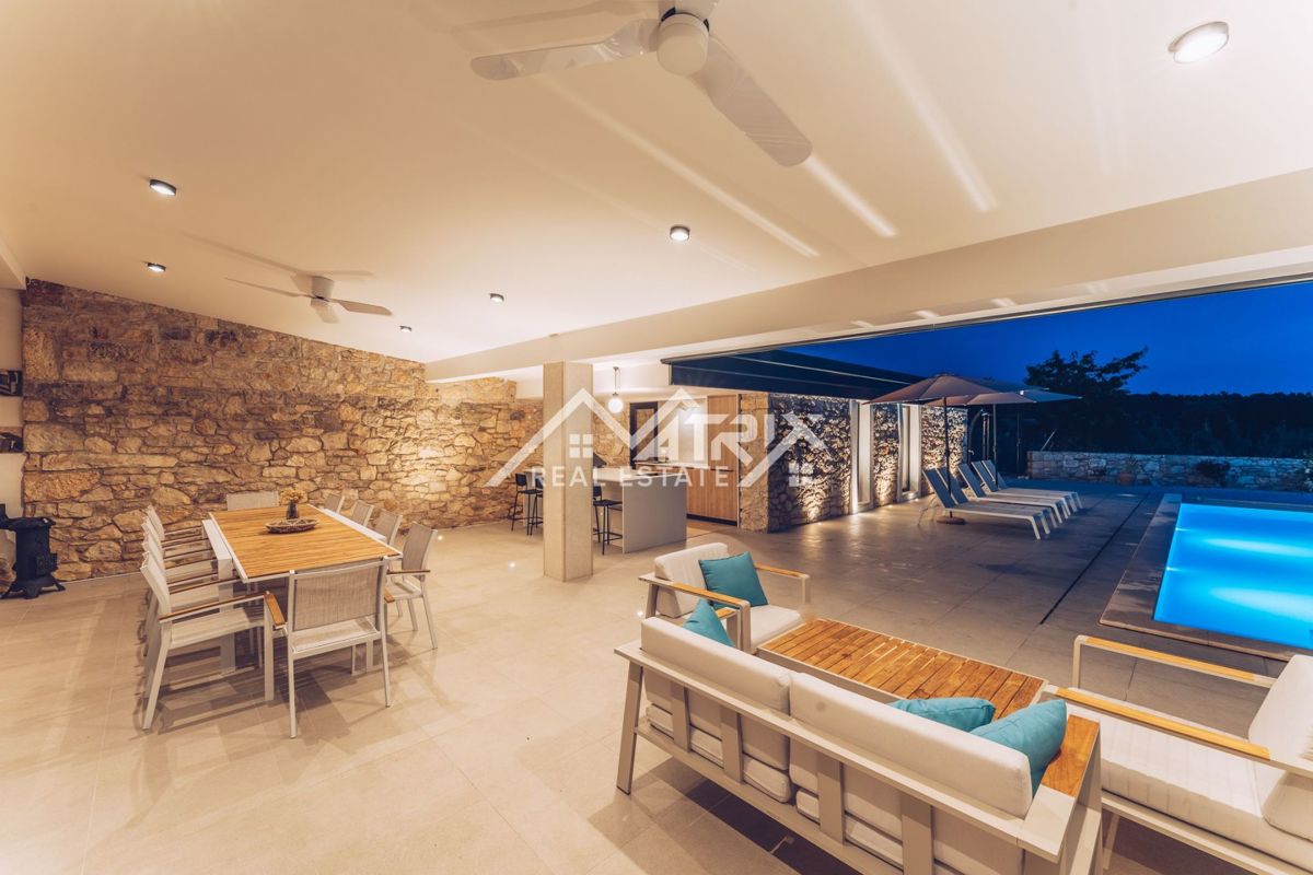 Novigrad in okolica, prekrasna kamnita lepotica.