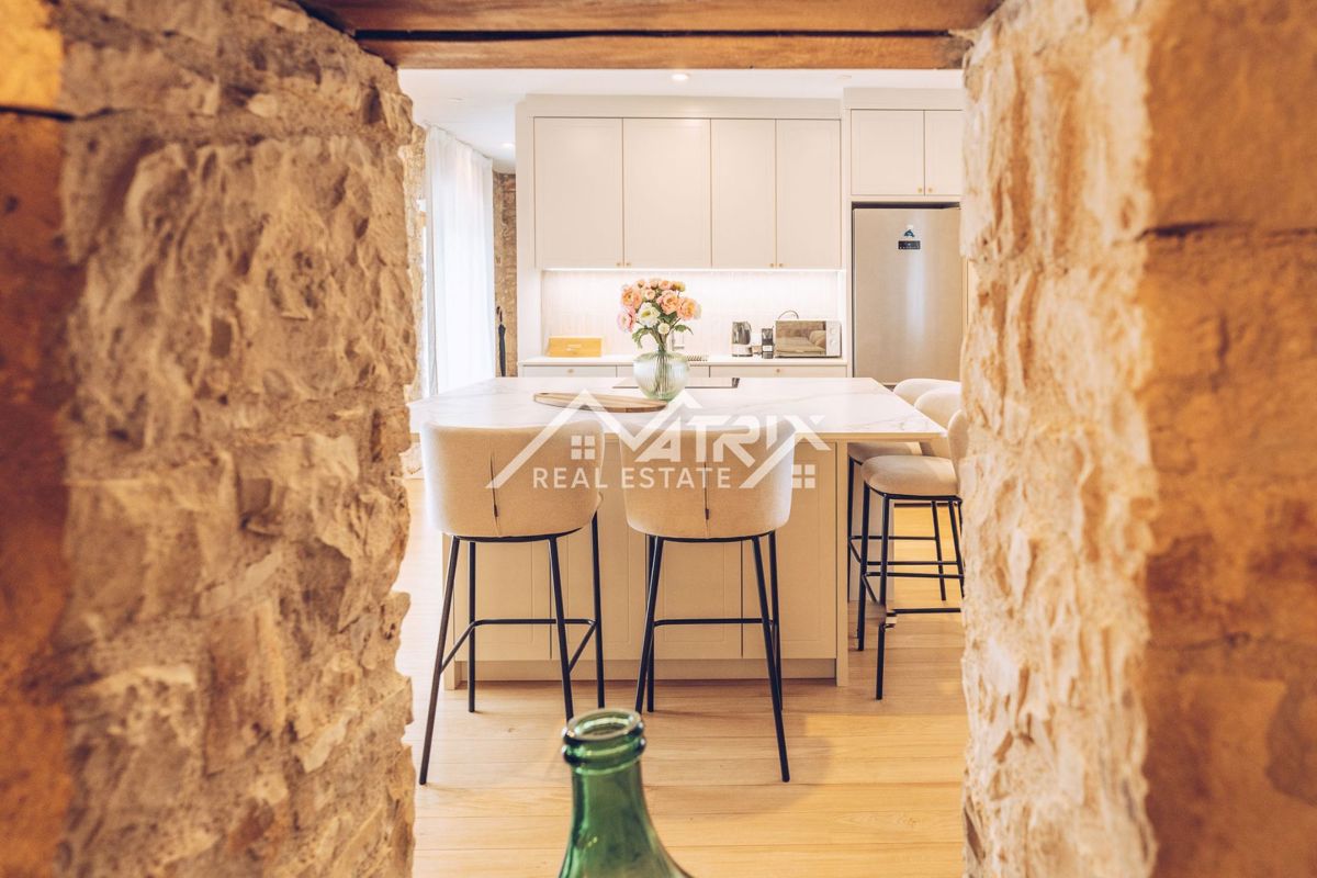 Novigrad in okolica, prekrasna kamnita lepotica.