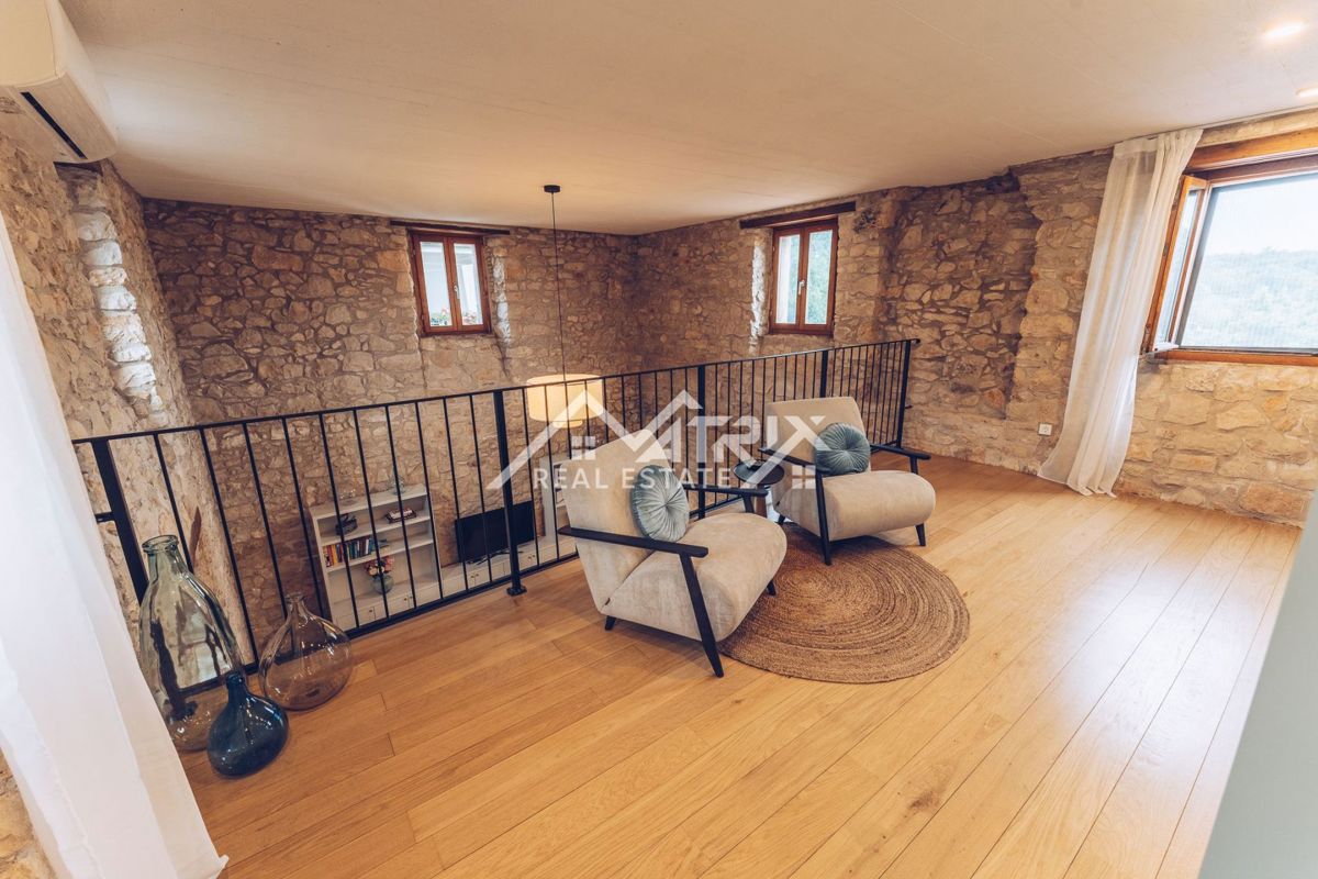 Novigrad in okolica, prekrasna kamnita lepotica.