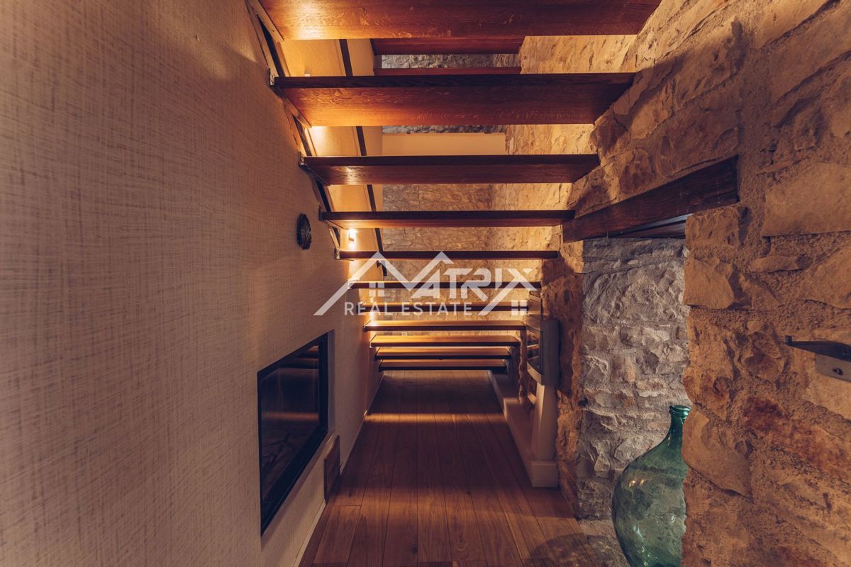 Novigrad in okolica, prekrasna kamnita lepotica.