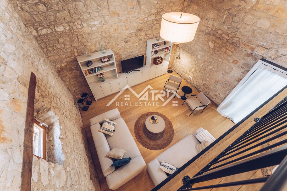 Novigrad in okolica, prekrasna kamnita lepotica.