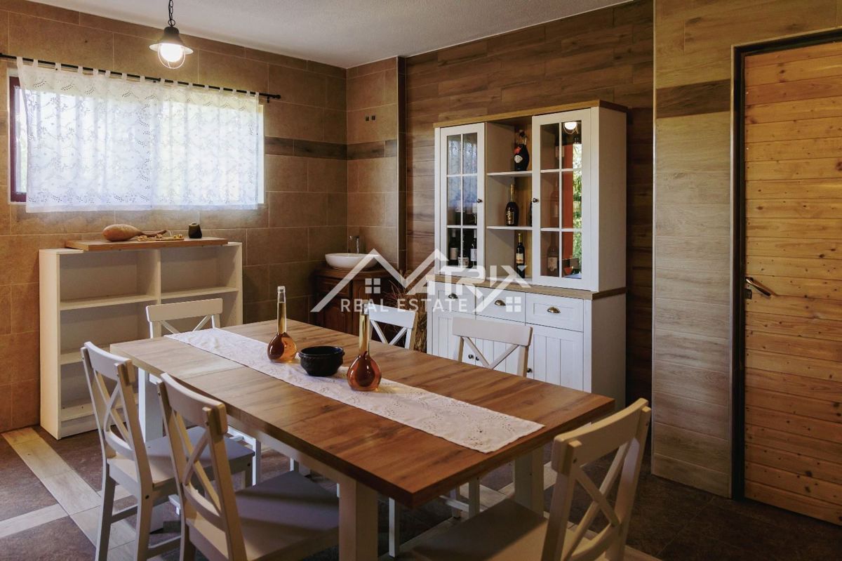 Hiša Marinci, Nuštar, 558m2